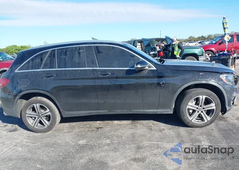 2018 Mercedes-Benz Glc 300 z USA, uszkodzony, nr VIN WDC0G4JB4JV024772